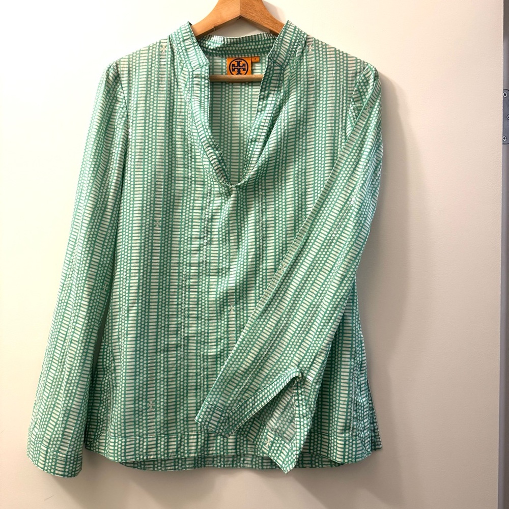 NWOT Tory Burch Stephanie green and white sequin tunic sizes 2/S.
